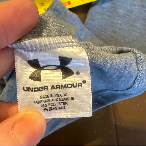 Under Armour grey LS power in pink women’s shirt. Cancer awareness. 🩷🩷 - Picture 6 of 6